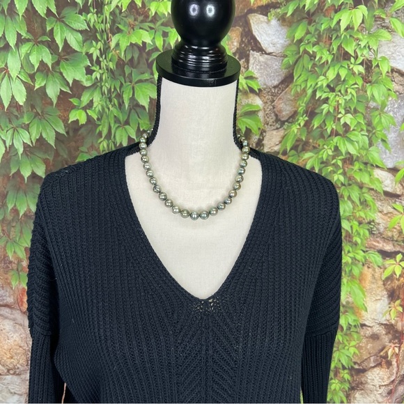 VINCE. Black Rib Knit V-Neck Sweater, XS - Picture 4 of 10